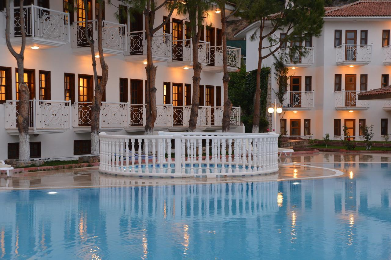 White Hotel Oludeniz Exterior photo