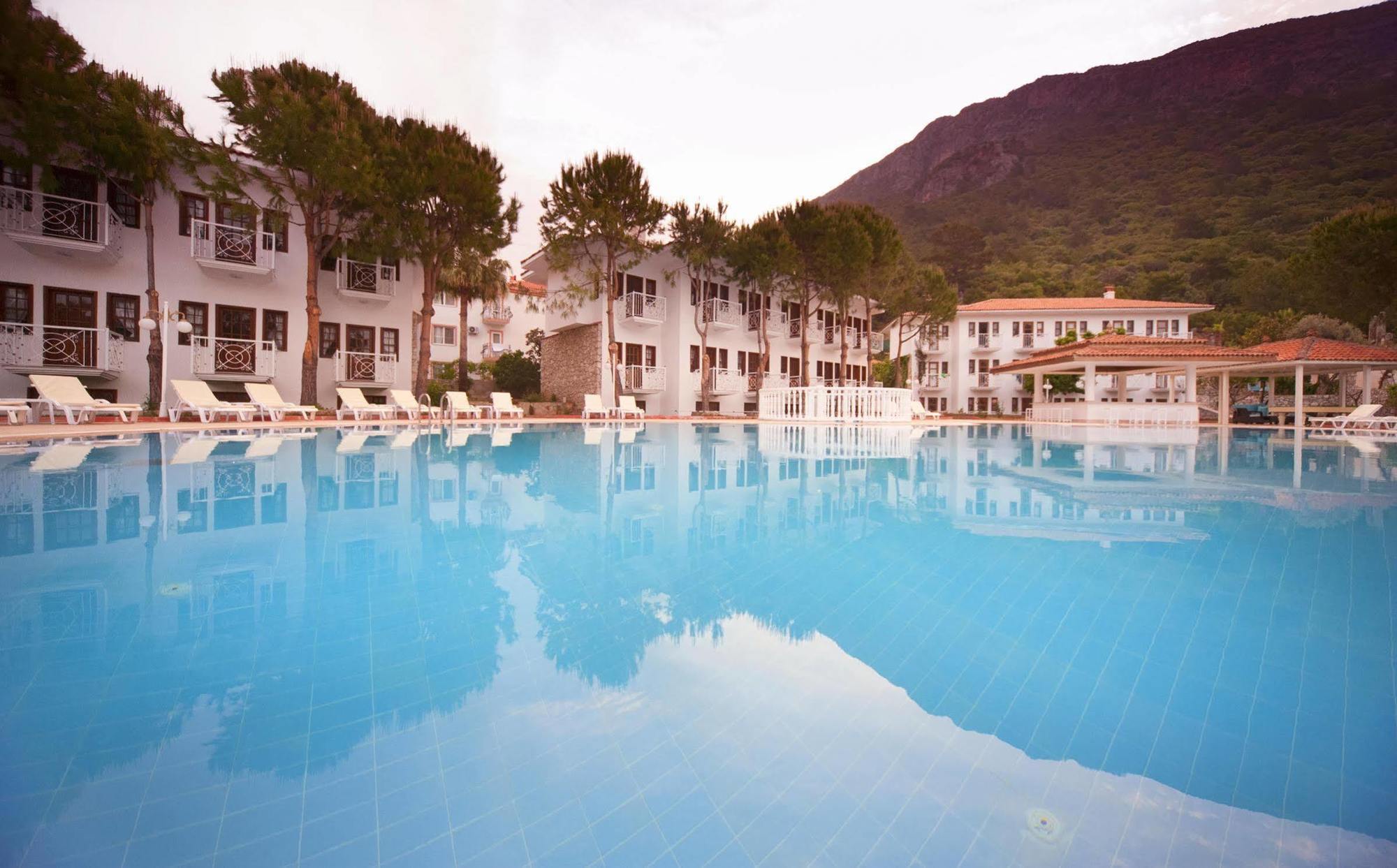 White Hotel Oludeniz Exterior photo