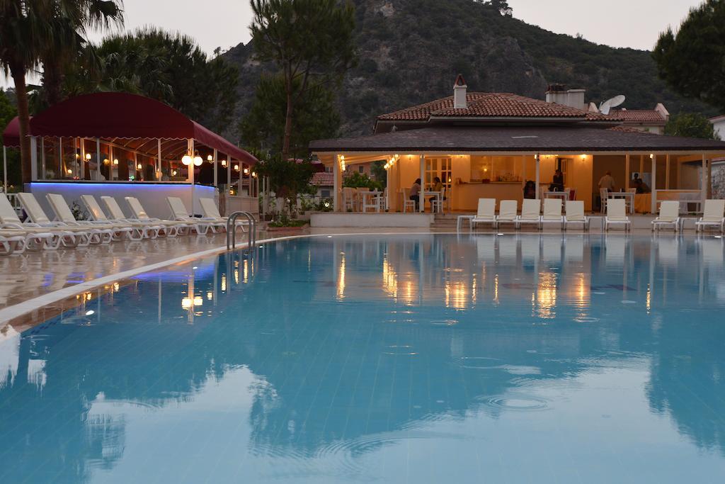 White Hotel Oludeniz Exterior photo