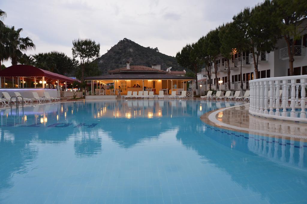 White Hotel Oludeniz Exterior photo